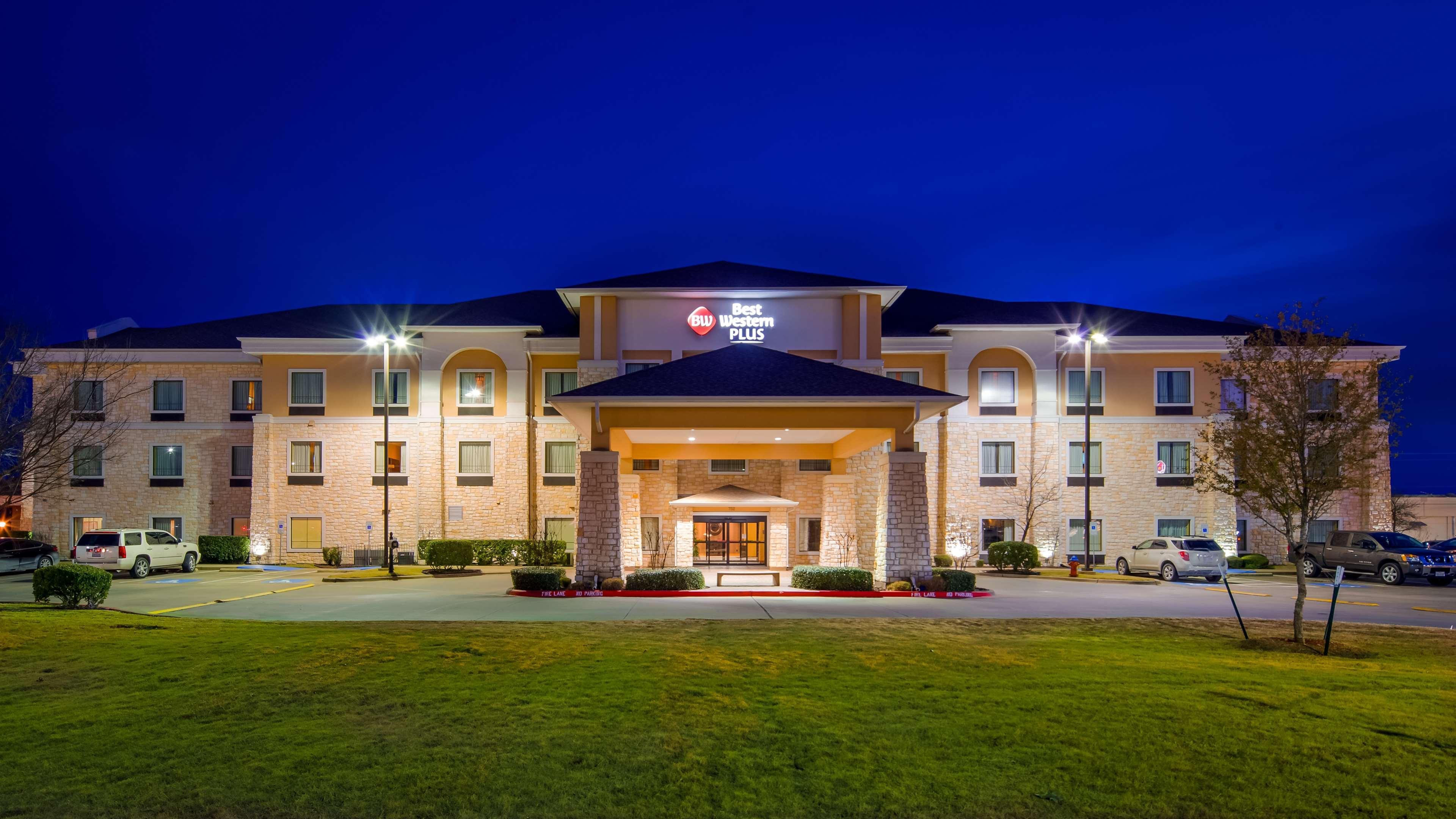 Best Western Plus Christopher Inn And Suites Forney Exterior photo