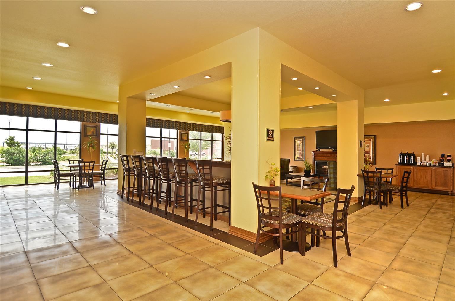 Best Western Plus Christopher Inn And Suites Forney Restaurant photo